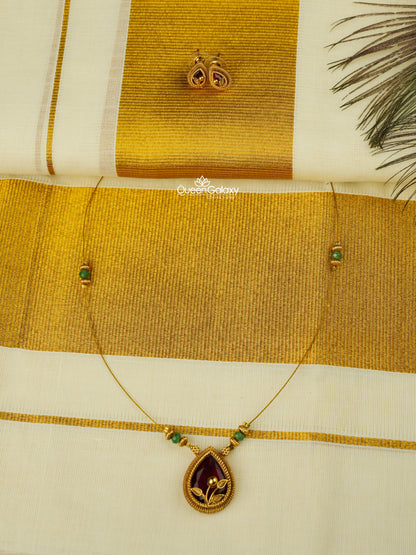 Antique Invisible Necklace With Stud
