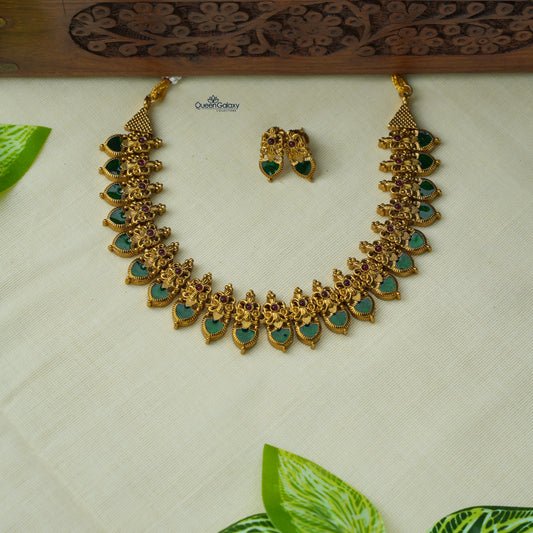 Antique Palakka Necklace With Stud