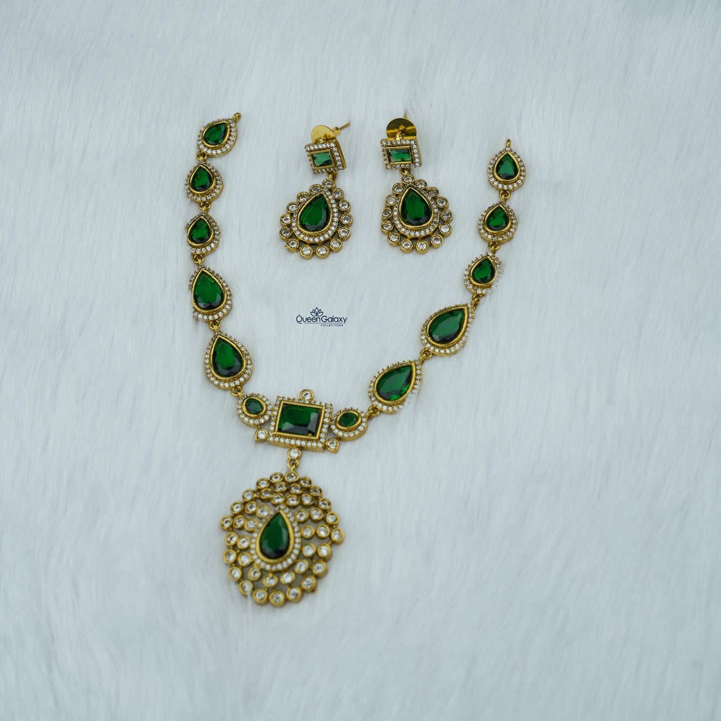 Antique AD Stone Necklace With Earrings