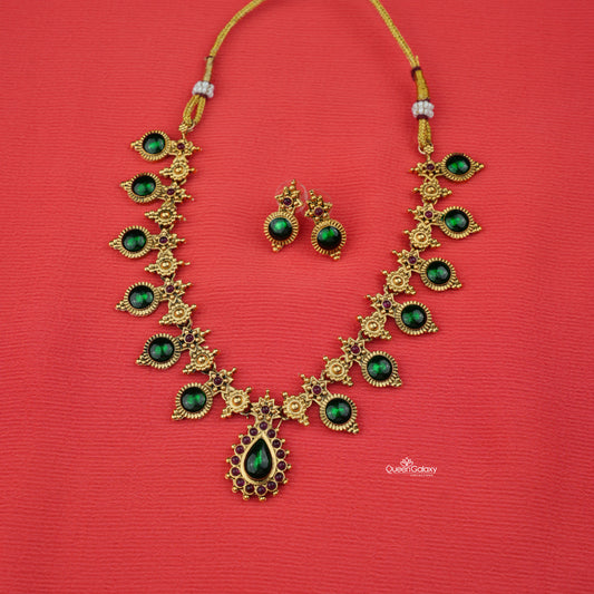 Antique Palakka Necklace with Stud