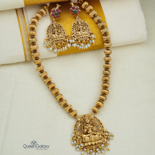 Antique Necklace With Earrings
