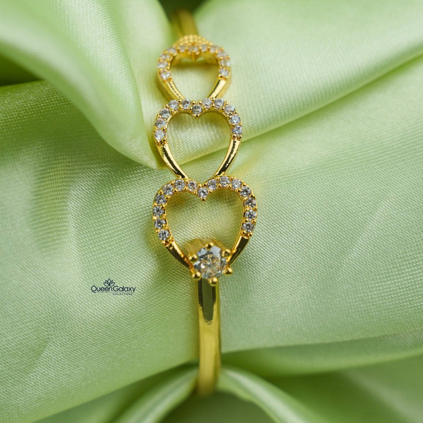 Goldplated AD Stone Lock Bangle