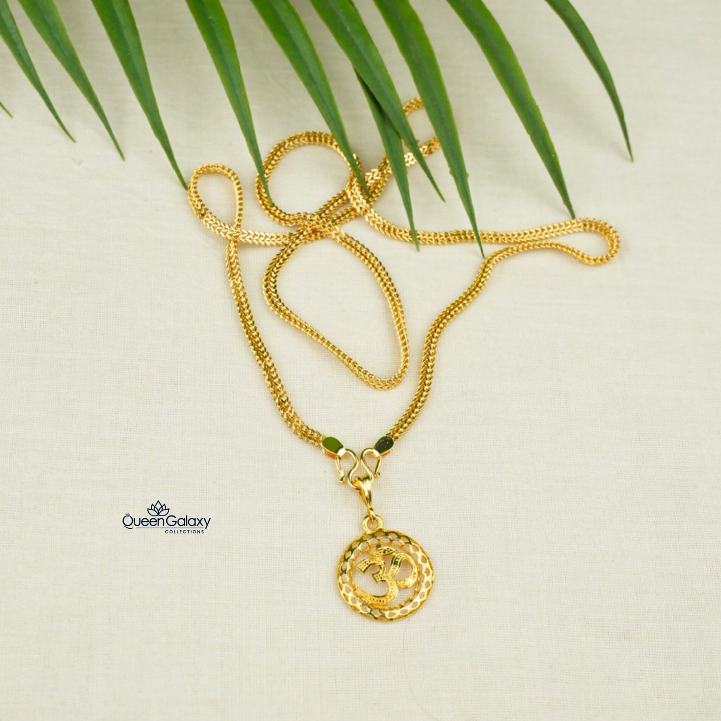 Goldplated Chain With Pendant
