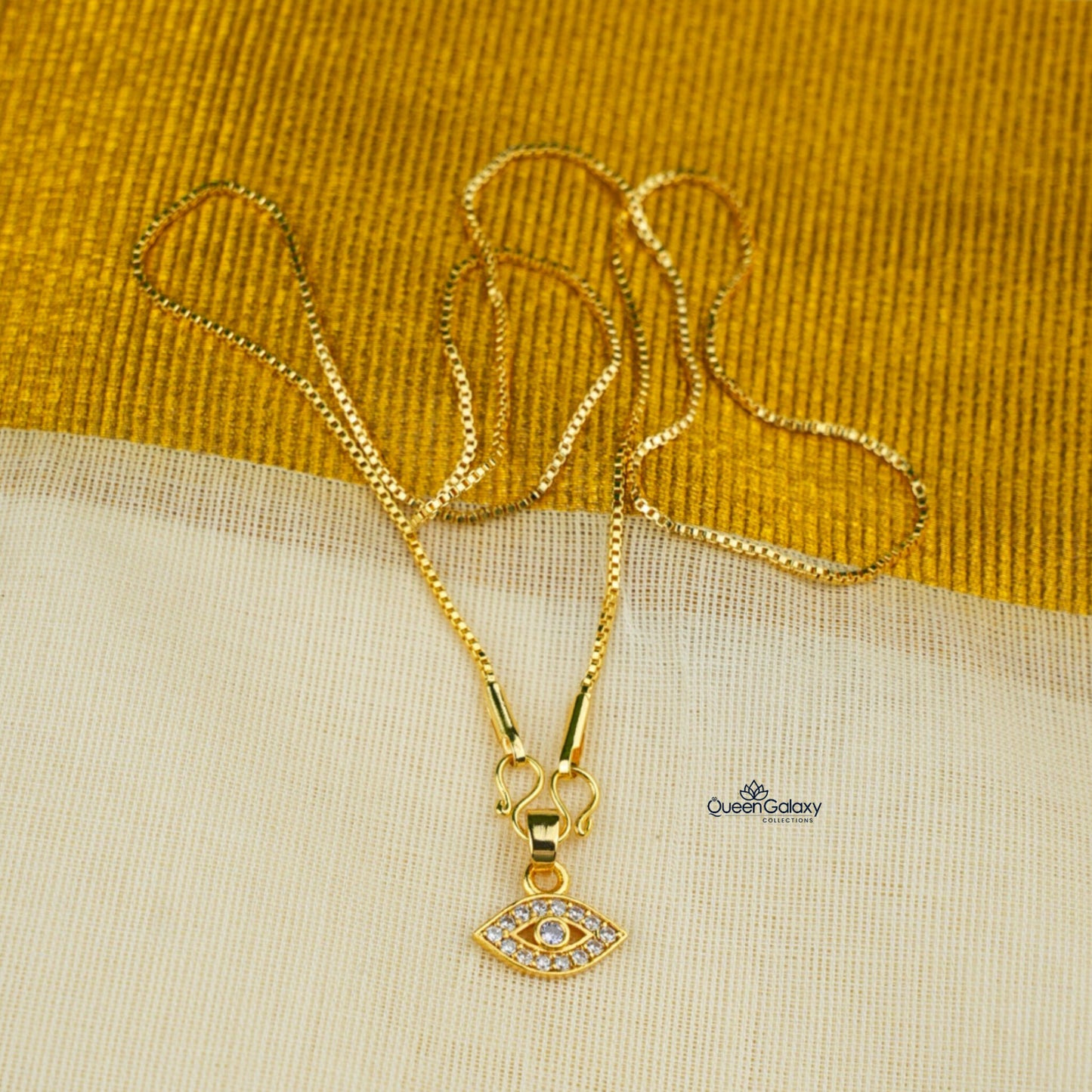 Goldplated Chain With Pendant