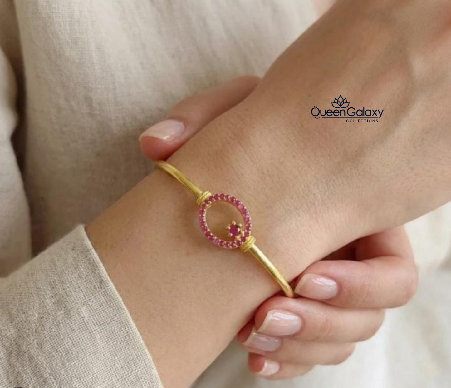 Goldplated AD Stone Lock Bangle