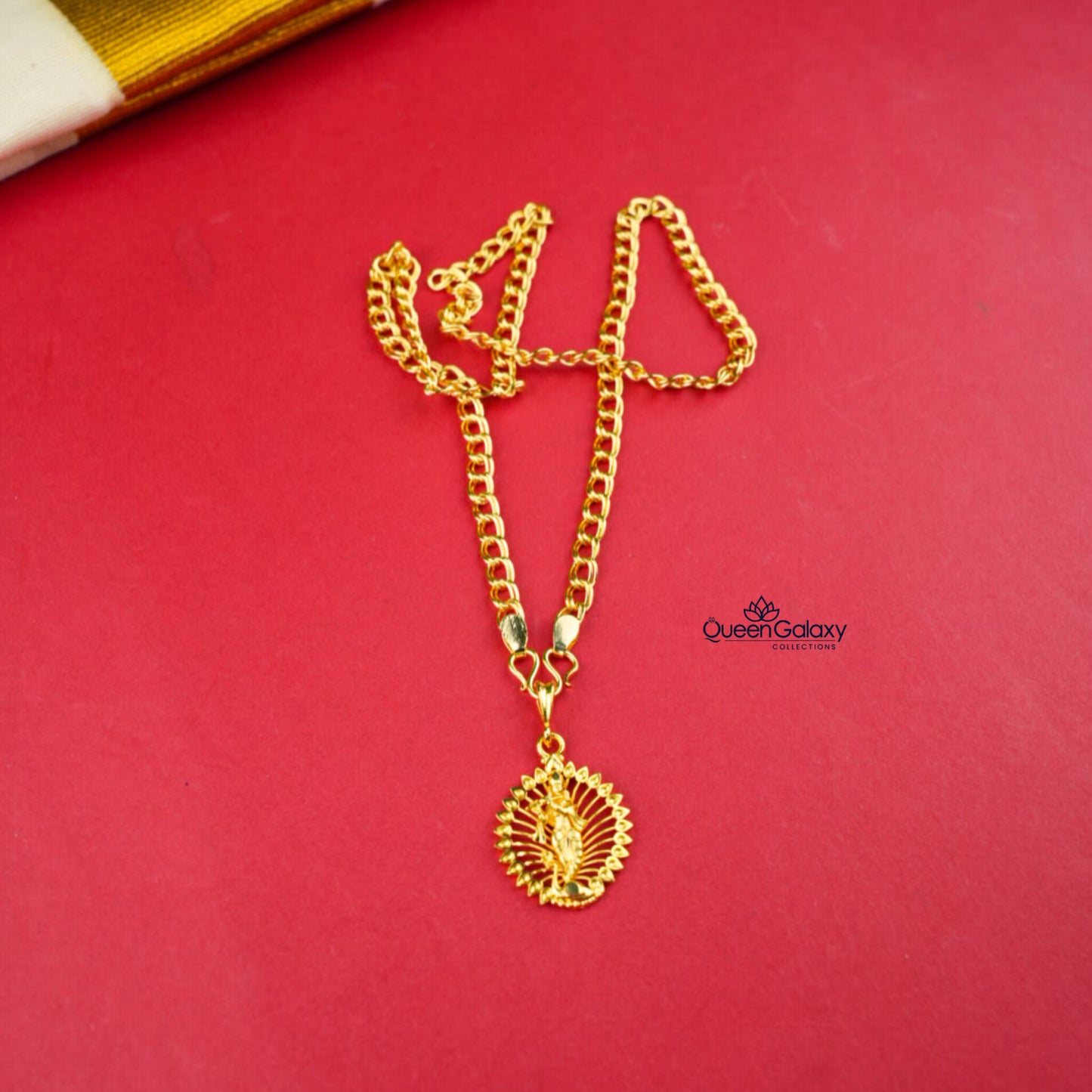 Goldplated Chain With Pendant