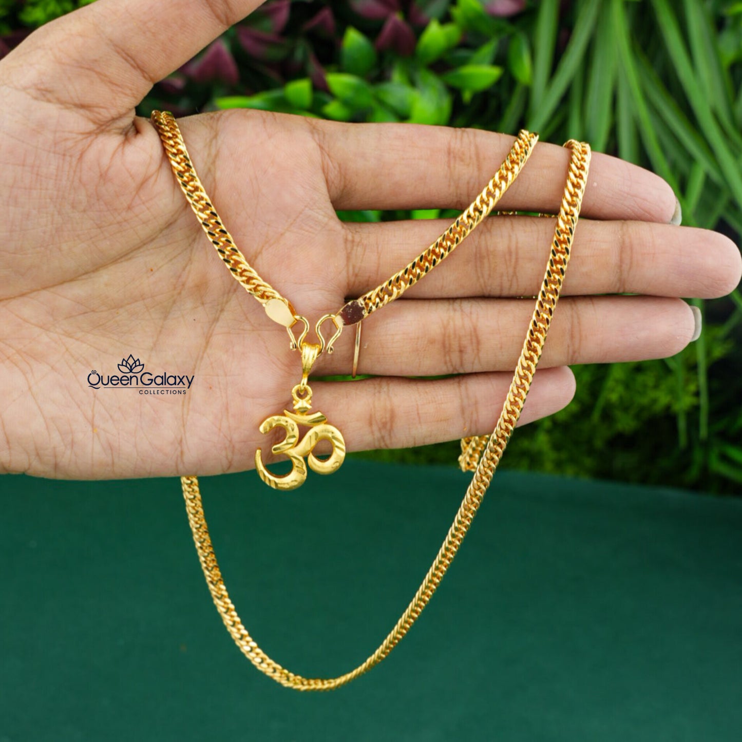 Goldplated Chain With Pendant