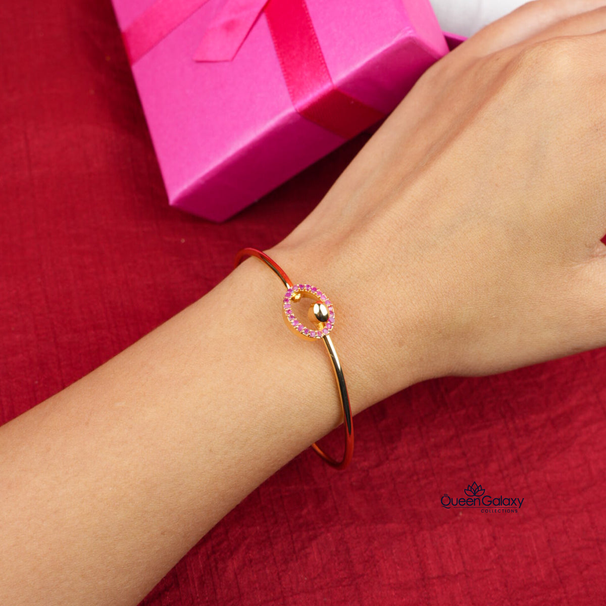 Goldplated AD Stone Lock Bangle