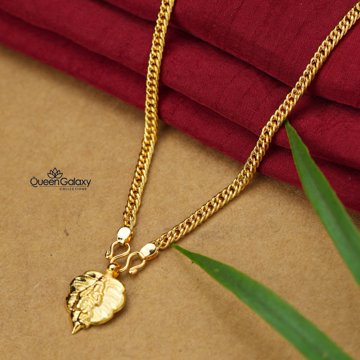Goldplated Chain With Pendant