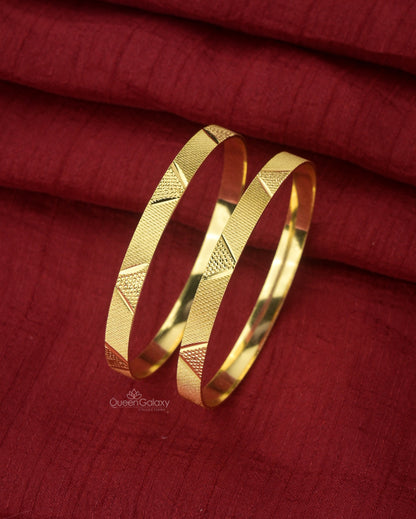 Goldplated Bangles