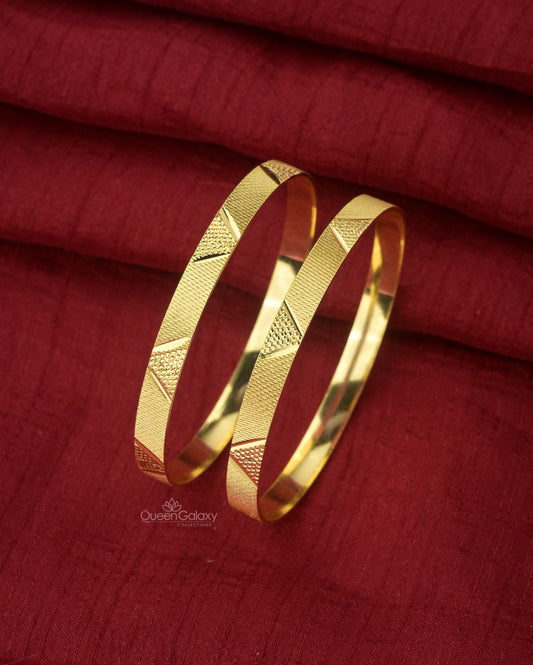 Goldplated Bangles
