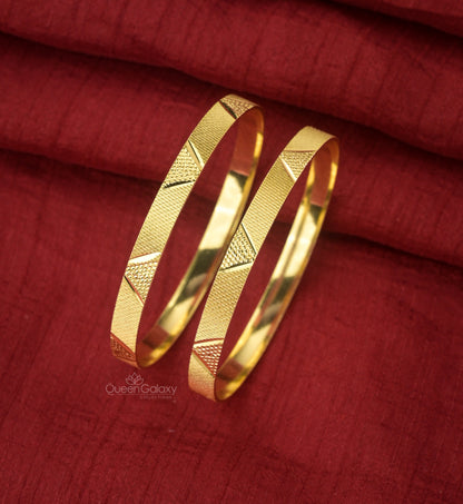 Goldplated Bangles