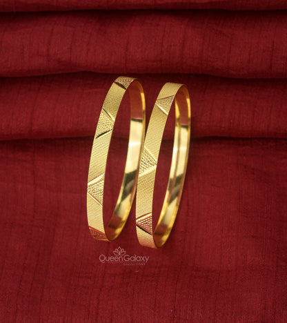 Goldplated Bangles
