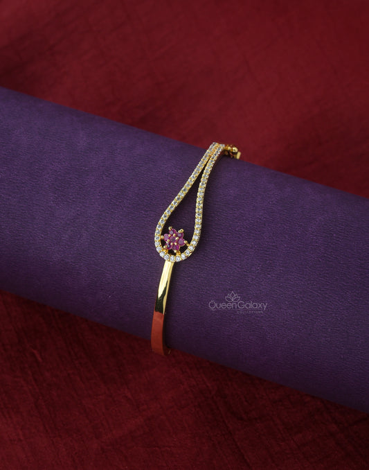 Goldplated AD Stone Lock Bangle