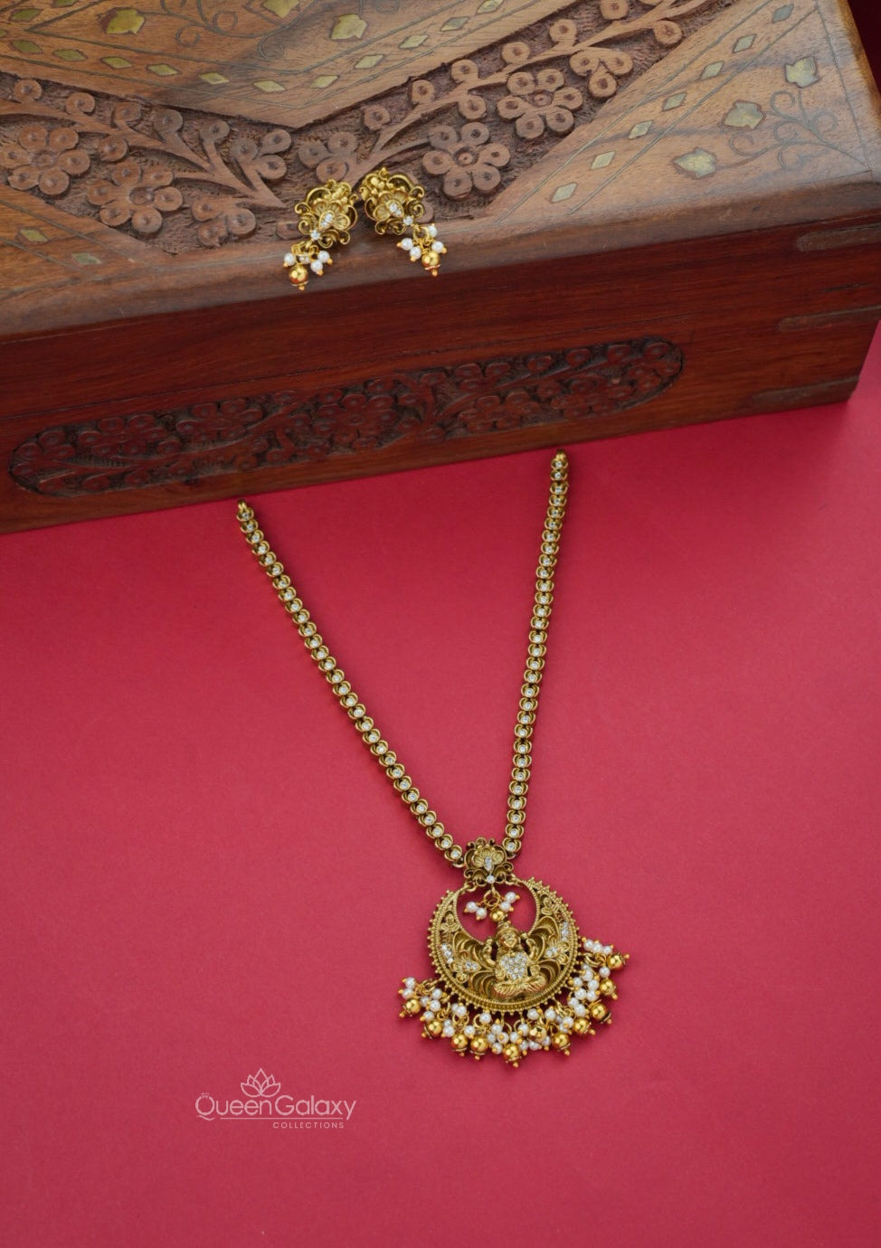 Antique AD Stone Lakshmi Necklace With Earrings