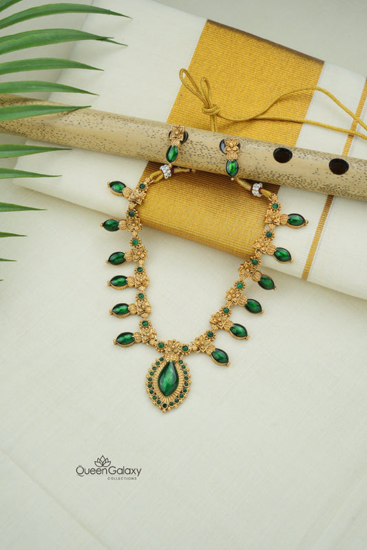Antique palakka Necklace With Stud